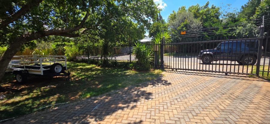 5 Bedroom Property for Sale in Wilkoppies North West